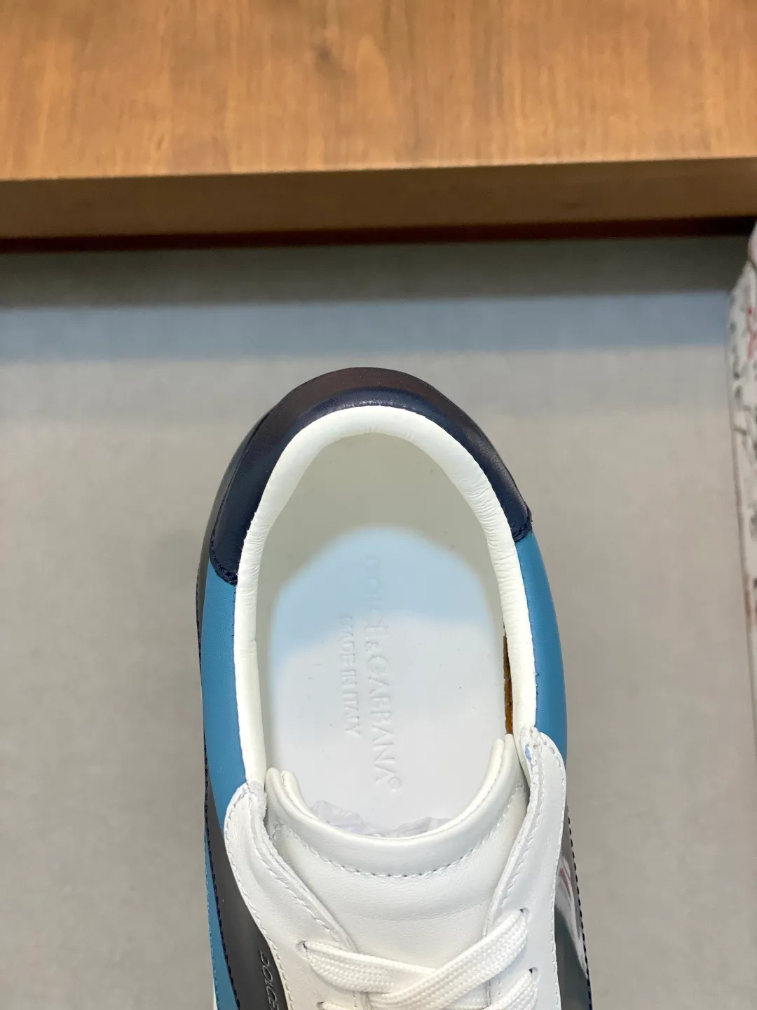 Men's Men's Shoes 💰900••Classic••Dolce&Gabbana••DG✔️High-end men's sports•casual shoes. Original goods from top counters. Original imported cowhide, multi-material splicing design ➕Imported cowhide lining, cowhide feet ➕Original TPR elastic outsole.  Size: 39-44 (38, 45 customized)